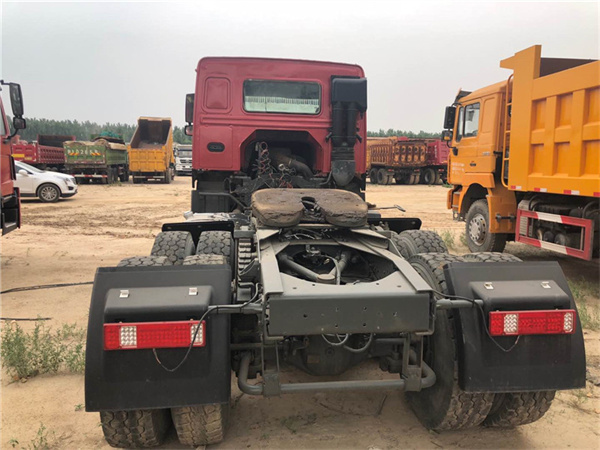 牵引车6x4红色 (125)