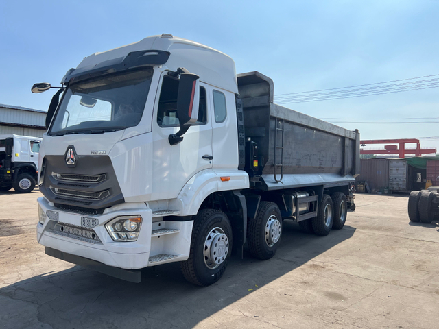 SINOTRUCK HOWO Wholesale Cheap 50 Ton Tipper 8X4 30M3 China Camion Nigeria Howo Used Dump Truck for Sale