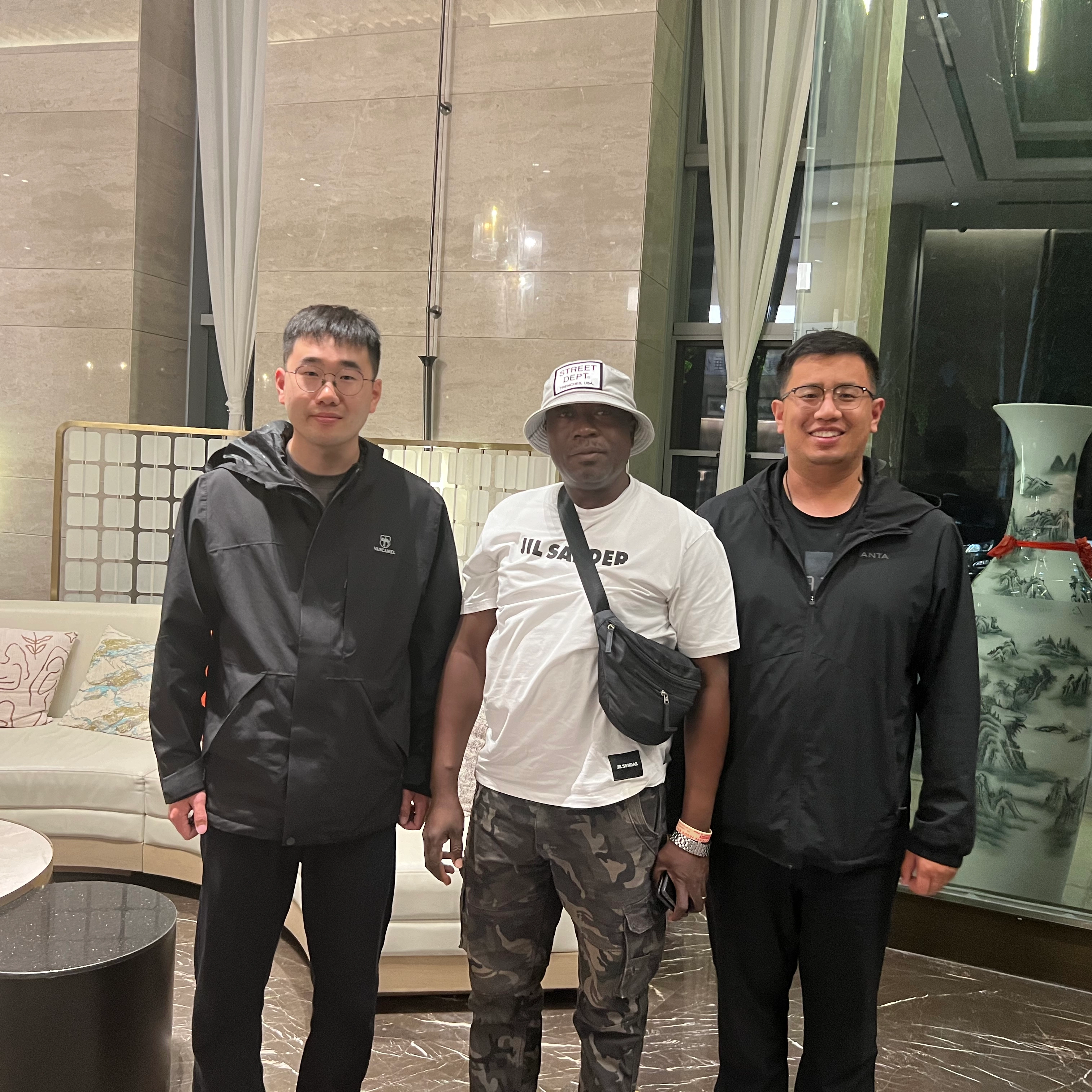 Senegal Logistics Delegation Inspects Aorun 4-Axle Flatbed Semi-Trailers at Factory Hub